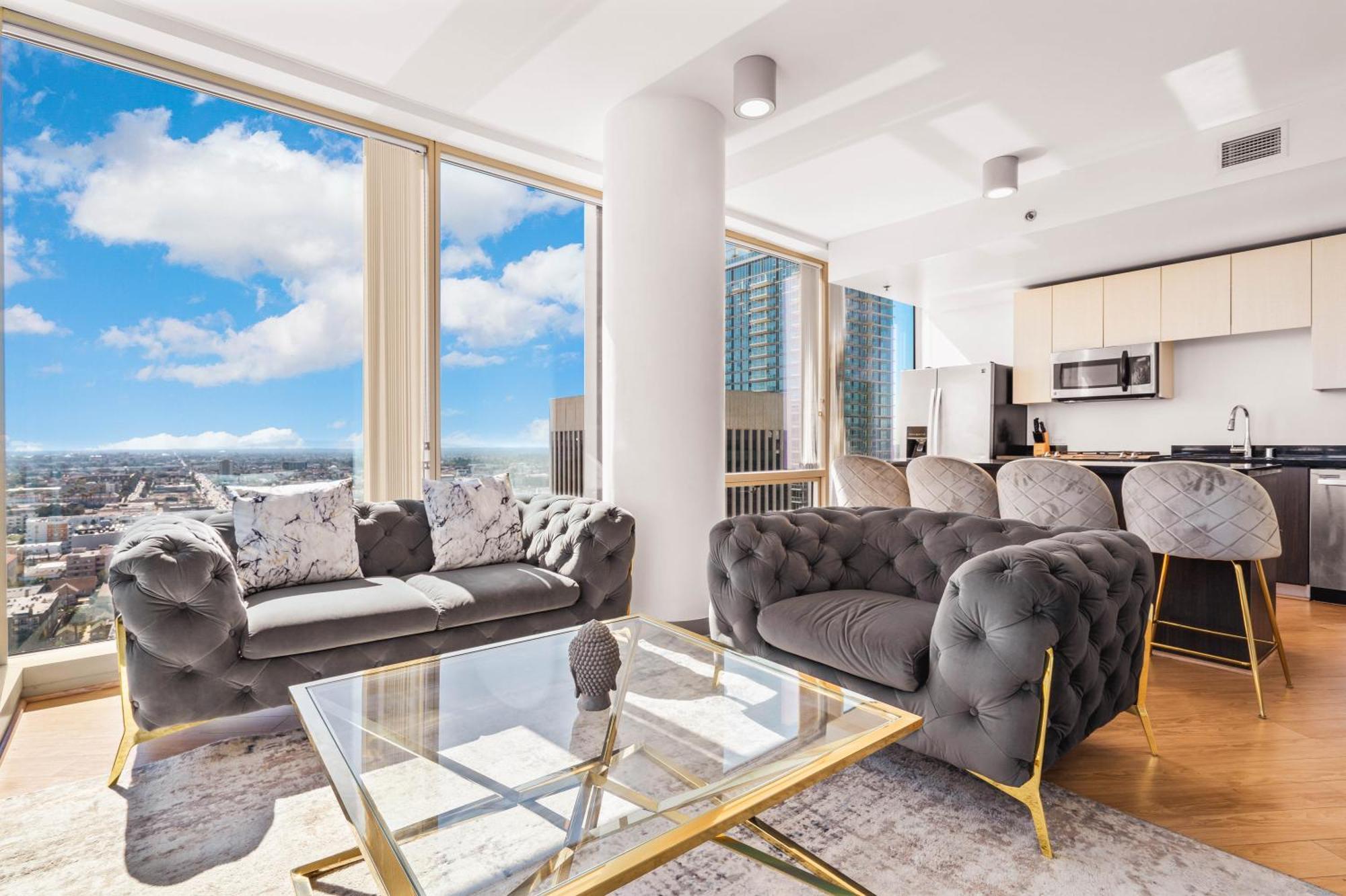 Beautiful 2 Bedroom Sky View Apartamento *