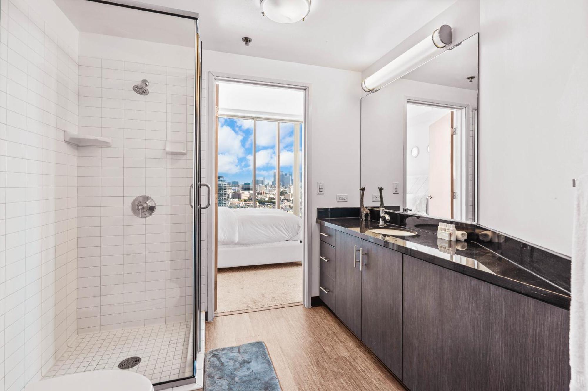 Apartamento Beautiful 2 Bedroom Sky View Los Angeles